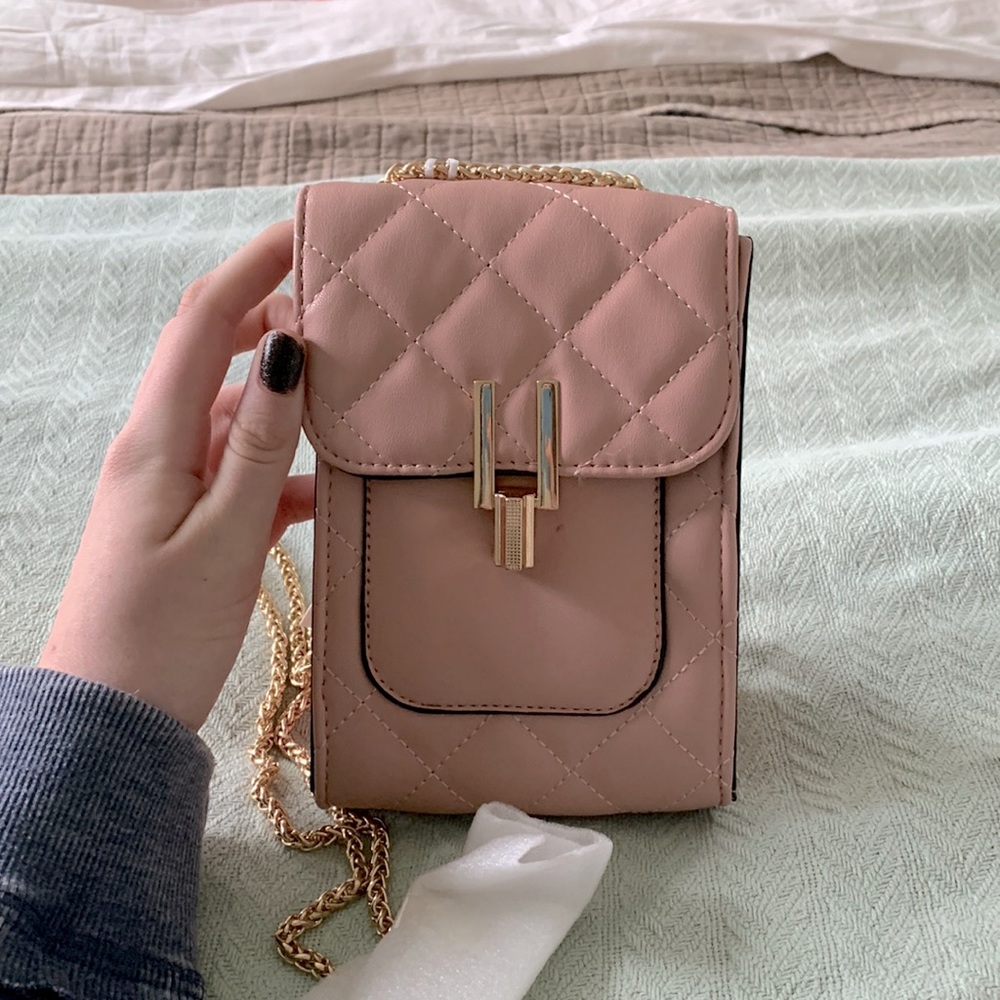 🔥NWT PINK QUILTED PURSE